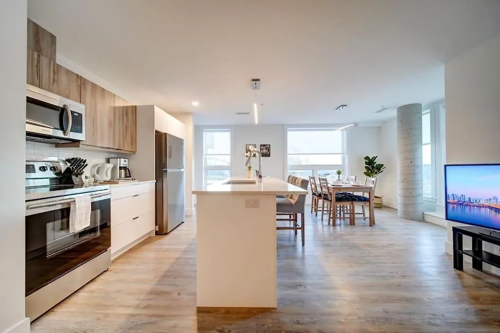 New Luxurious Brand New Modern Condo Parking Coffee Location! Halifax 0*,  Kanada