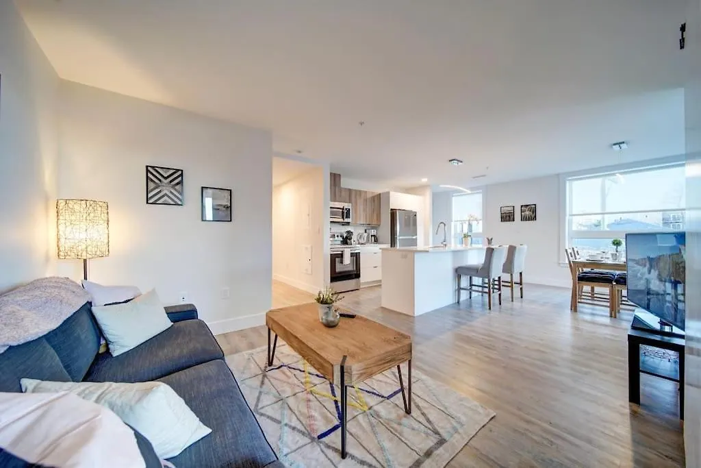 New Luxurious Brand New Modern Condo Parking Coffee Location! Halifax Apartament